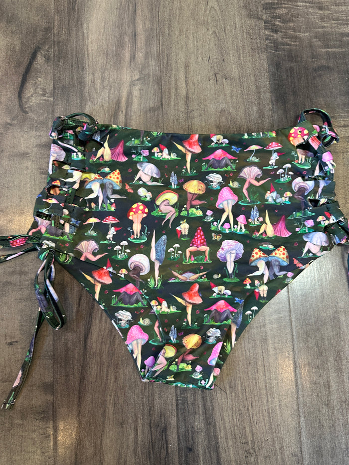 *SAMPLE* Fruiting Bodies Lattice Shorts Sz M