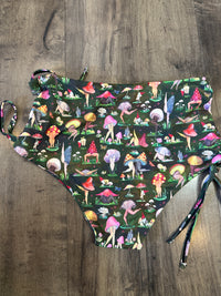 *SAMPLE* Fruiting Bodies Lattice Shorts Sz M