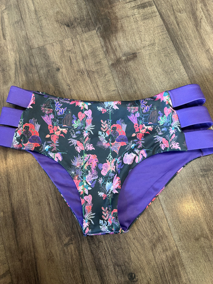 *SAMPLE* Pole & Plants Strappy Side Shorts Sz M